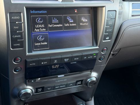 Used 2016 Lexus GX 460 Luxury w/ Preferred Accessory Package image 31