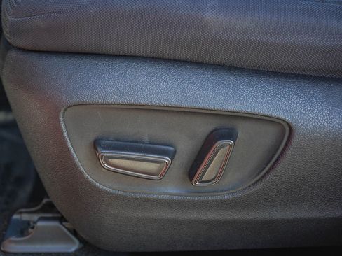 Used 2021 Toyota Highlander LE image 21