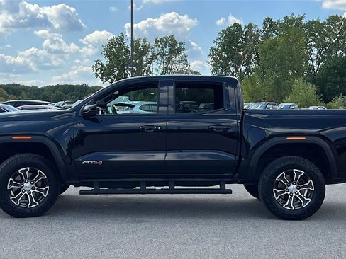 Used 2024 GMC Canyon AT4 image 8