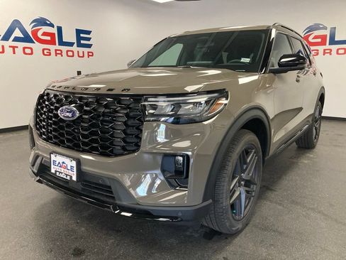 New 2026 Ford Explorer ST-Line w/ ST-Line Street Pack AWD/4WD image 5