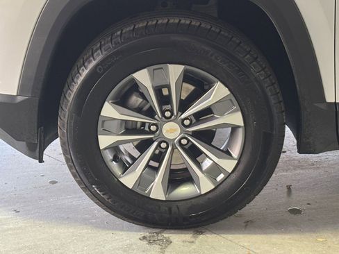 Used 2025 Chevrolet Equinox LT image 33