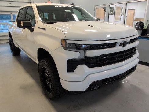 New 2026 Chevrolet Silverado 1500 RST w/ Dark Appearance Package image 9