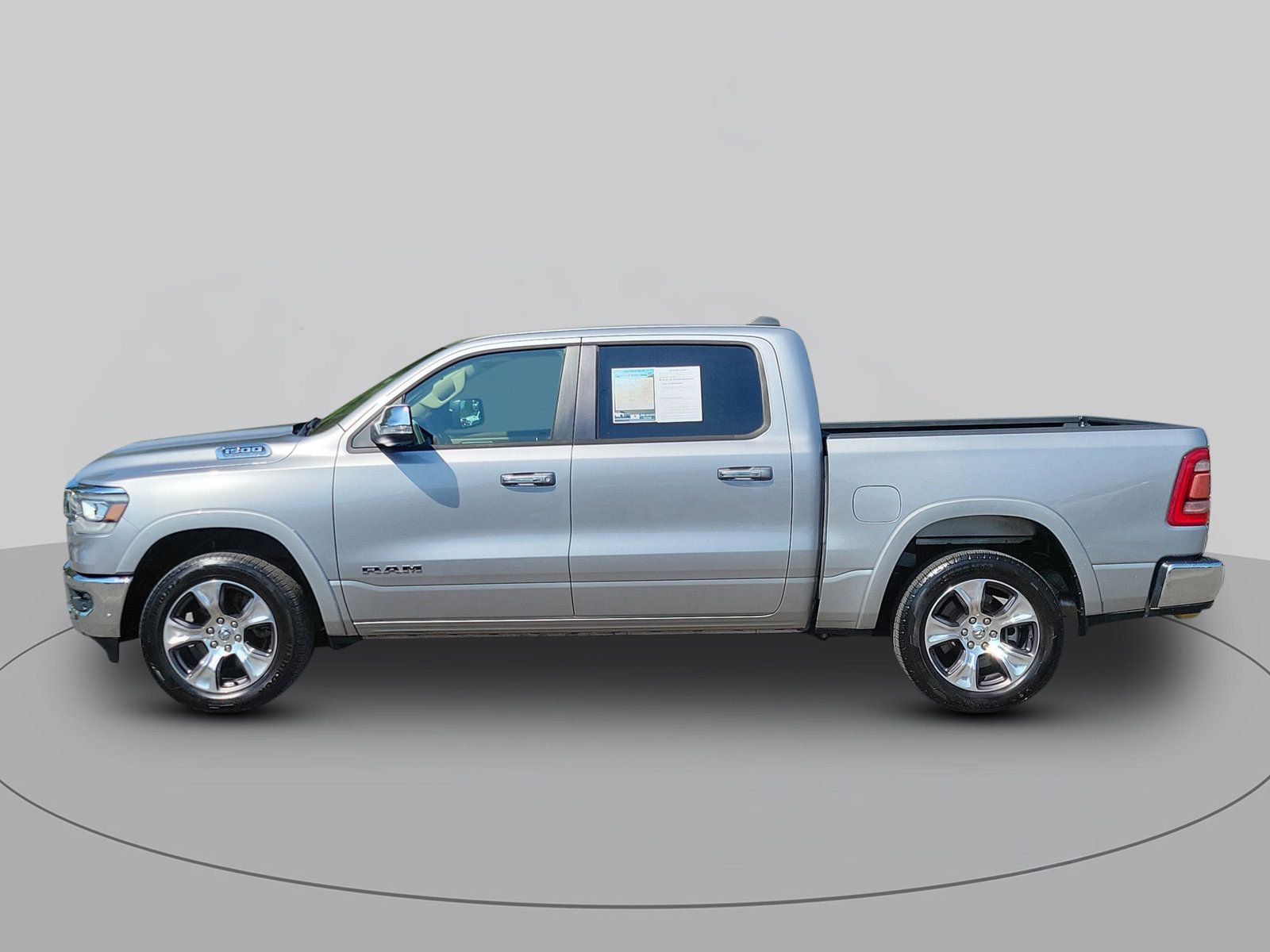 Used 2019 RAM 1500 Laramie AWD/4WD image 6