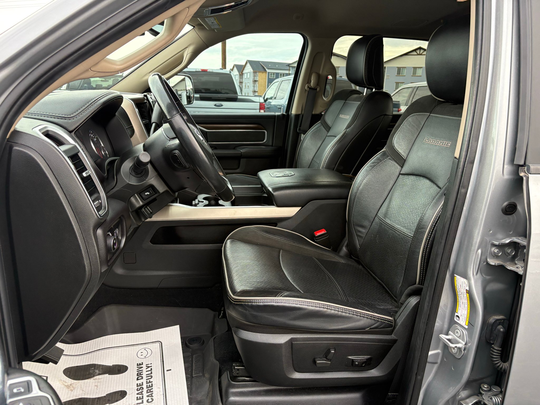 Used 2022 RAM 3500 Laramie AWD/4WD image 18