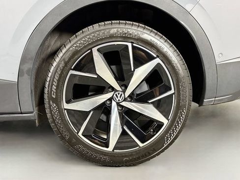 Certified 2023 Volkswagen ID.4 Pro S AWD/4WD image 35