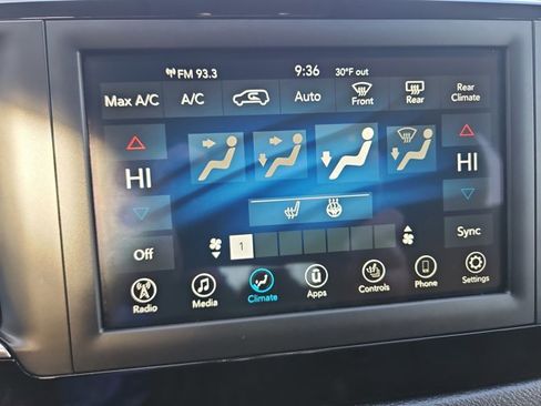 Used 2020 Chrysler Pacifica Touring w/ Cold Weather Group image 11