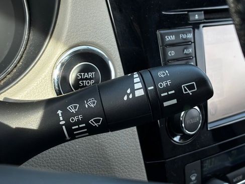 Used 2018 Nissan Rogue Sport SV w/ SV Technology Package image 26