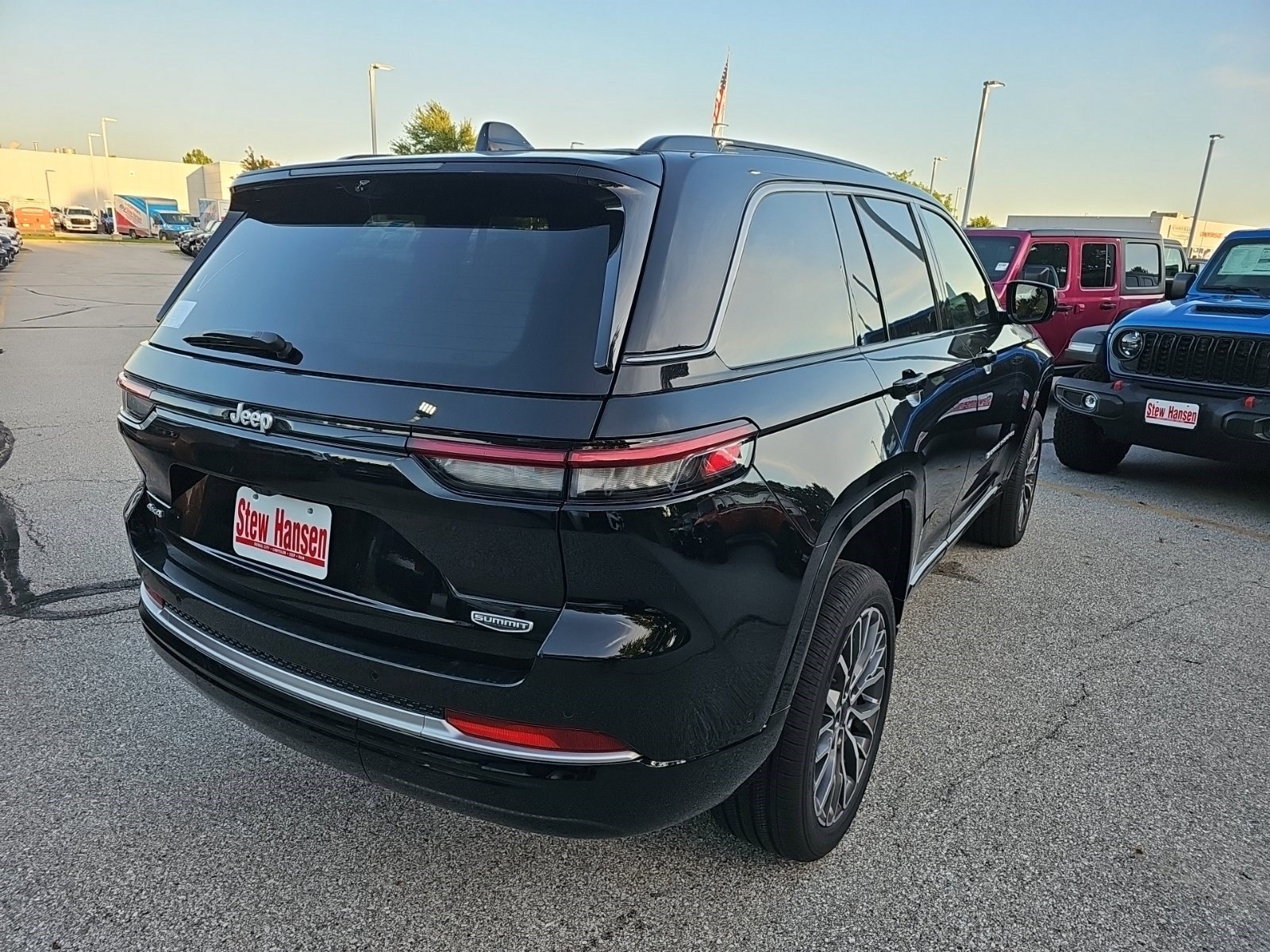New 2027 Jeep Grand Cherokee Summit AWD/4WD image 6