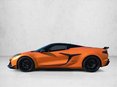 Used 2024 Chevrolet Corvette Z06 RWD image 9