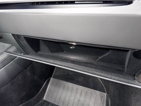Used 2024 Tesla Model 3 Performance AWD/4WD image 19