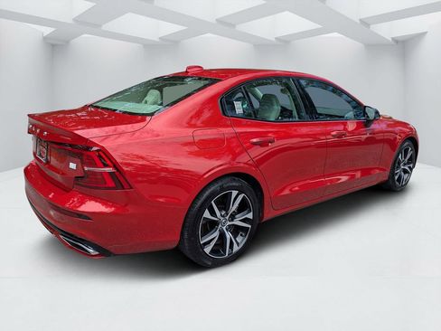 Used 2022 Volvo S60 T8 R-Design Expression AWD/4WD image 3