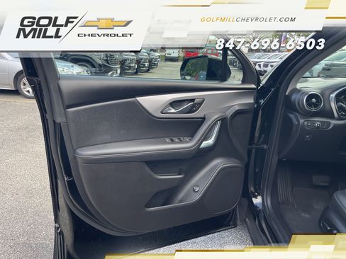 Used 2024 Chevrolet Blazer LT w/ Midnight/Sport Edition FWD image 3