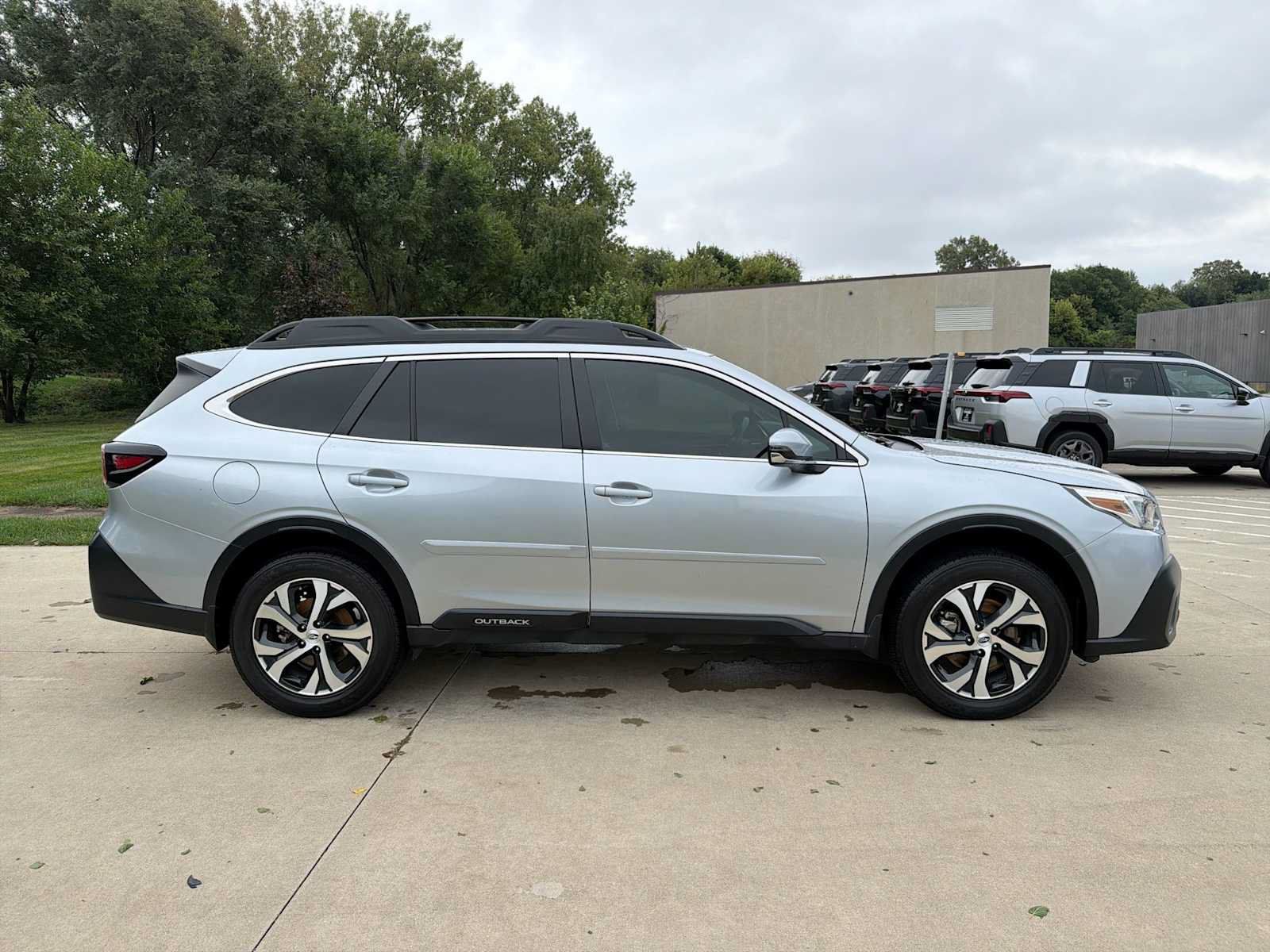 Certified 2021 Subaru Outback Limited AWD/4WD image 7