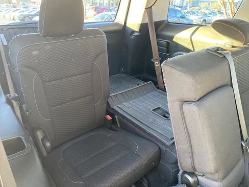 Used 2019 GMC Acadia SLE image 23