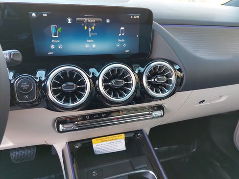 Certified 2025 Mercedes-Benz GLA 250 image 20