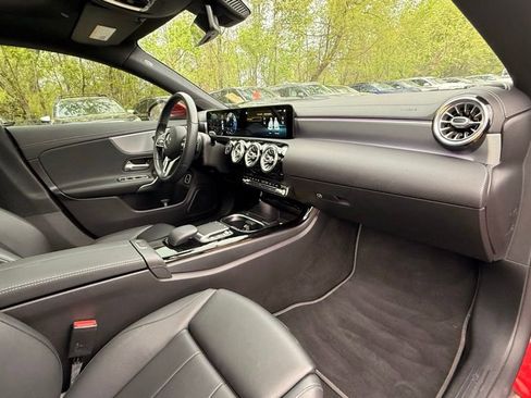 Used 2021 Mercedes-Benz CLA 250 w/ Premium Package image 37
