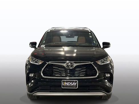Used 2025 Toyota Highlander Platinum AWD/4WD image 8
