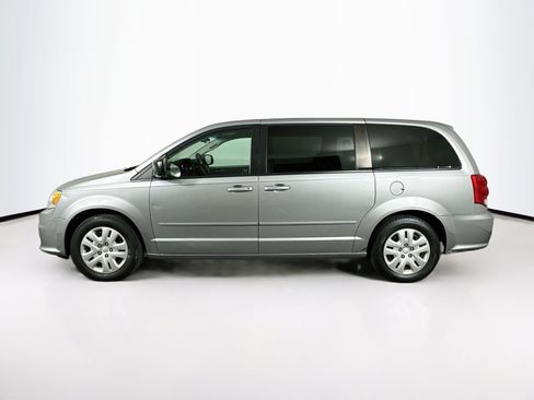 Used 2016 Dodge Grand Caravan SE w/ Quick Order Package 29E SE FWD image 4