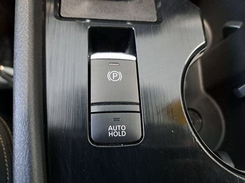 Used 2024 Nissan Rogue S AWD/4WD image 16