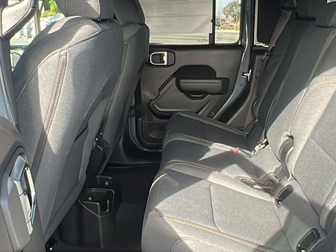 New 2025 Jeep Gladiator Willys image 17