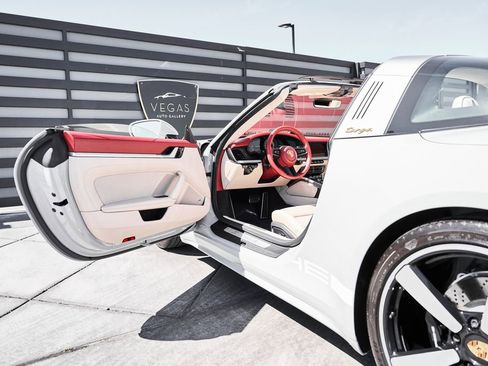 Used 2021 Porsche 911 AWD/4WD image 30
