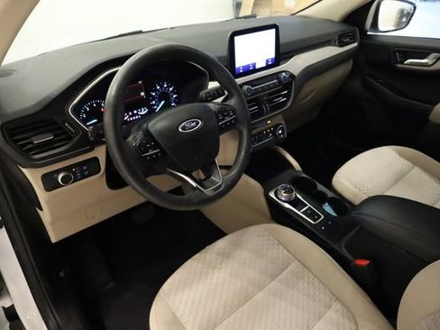 Used 2020 Ford Escape SE image 10
