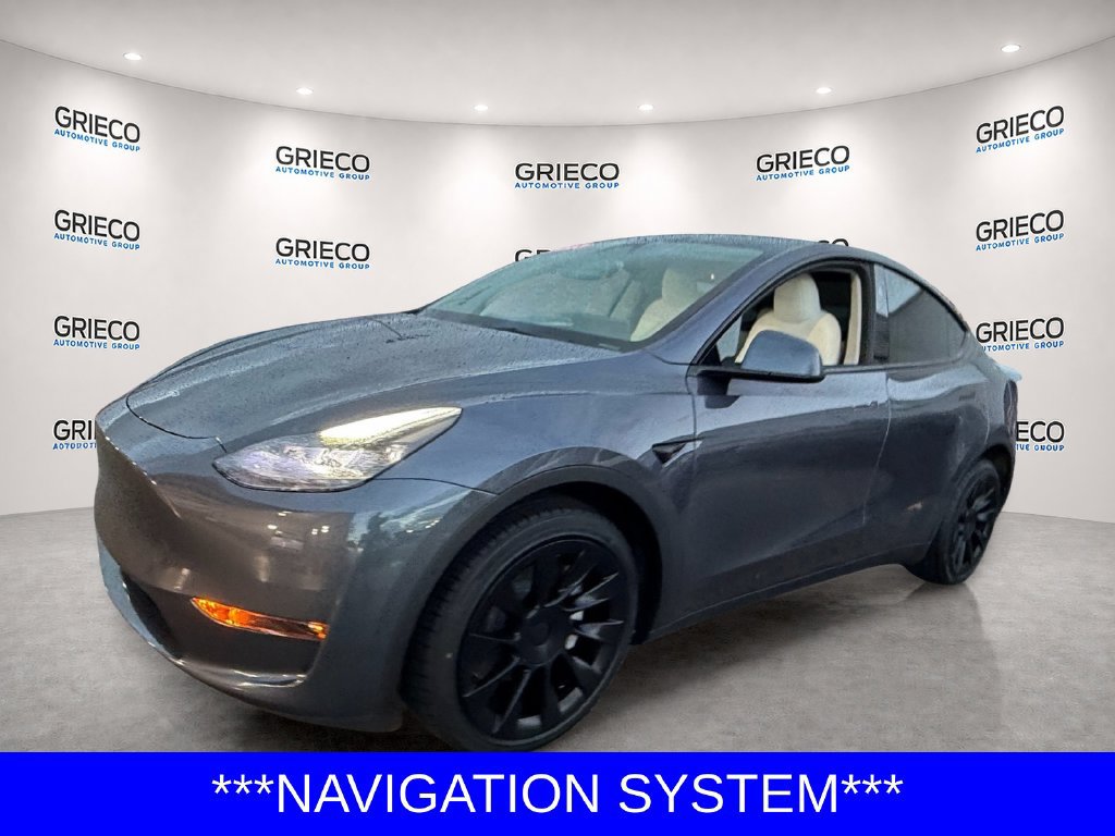 Used 2023 Tesla Model Y AWD image 3