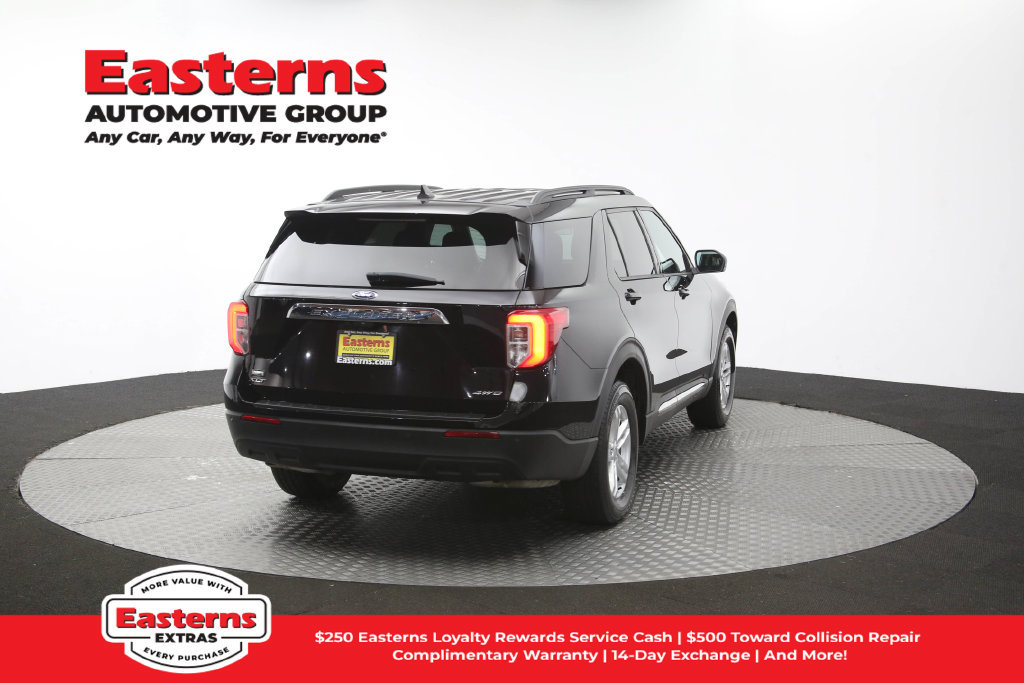 Used 2023 Ford Explorer XLT AWD/4WD image 41