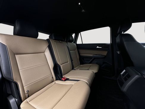 Used 2022 Volkswagen Atlas Cross Sport SE FWD image 22