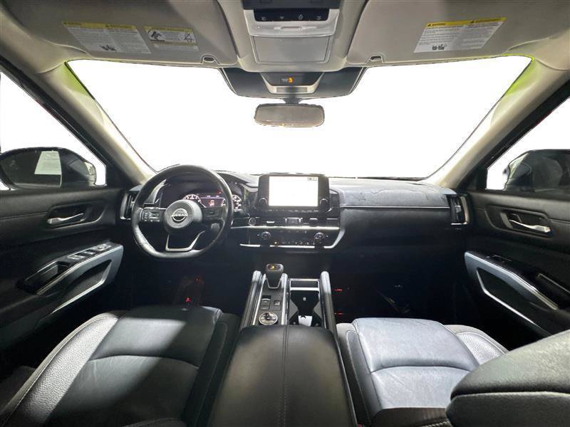 Used 2022 Nissan Pathfinder SL w/ Lighting Package (N92) AWD/4WD image 14
