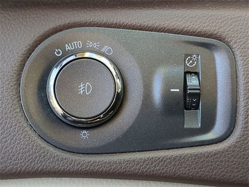 Used 2015 Cadillac SRX Luxury w/ Driver Awareness Package image 29