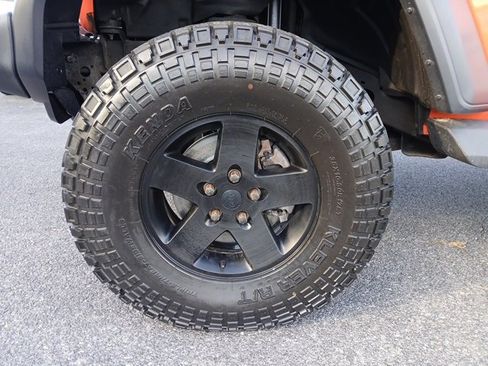 Used 2020 Jeep Gladiator Sport w/ Quick Order Package 24S image 2