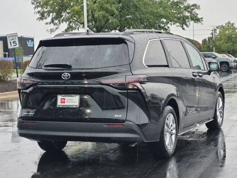 Certified 2026 Toyota Sienna XLE AWD/4WD image 5