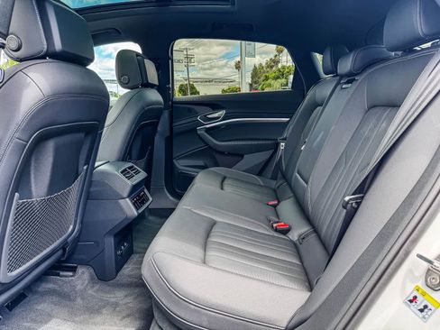 Certified 2023 Audi e-tron Premium Plus w/ Premium Plus Package AWD/4WD image 20
