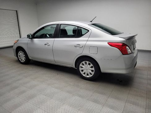 Used 2018 Nissan Versa SV FWD image 3