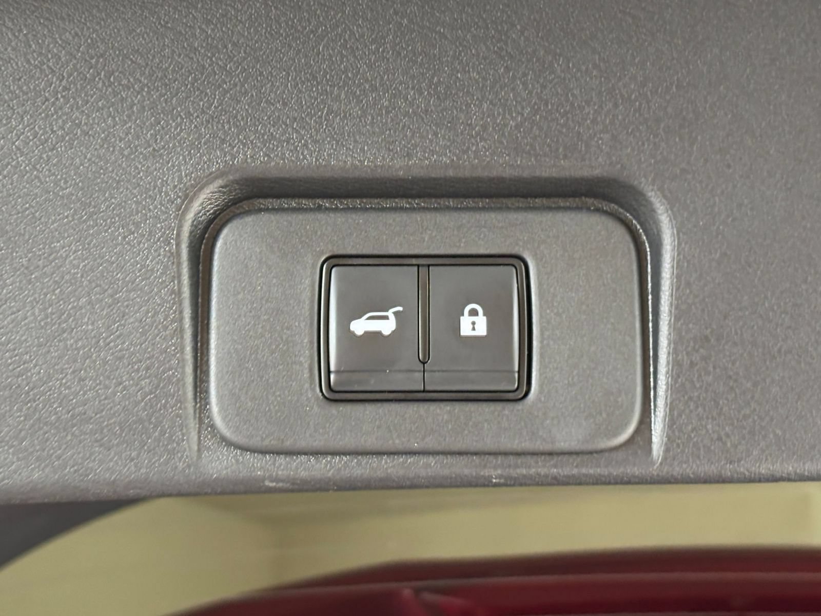 Used 2025 Nissan Rogue SV AWD/4WD image 22