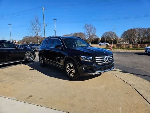 Used 2026 Mercedes-Benz GLB 250 image 3