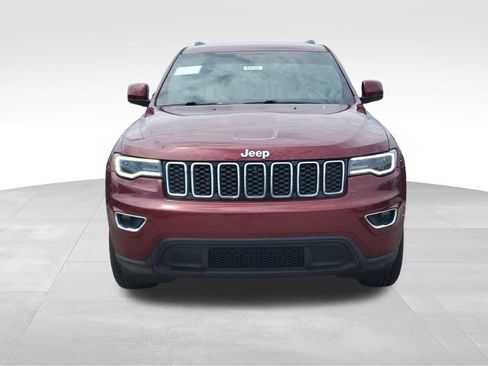 Used 2020 Jeep Grand Cherokee Laredo w/ 18" Wheel & 8.4" Radio Group AWD/4WD image 2