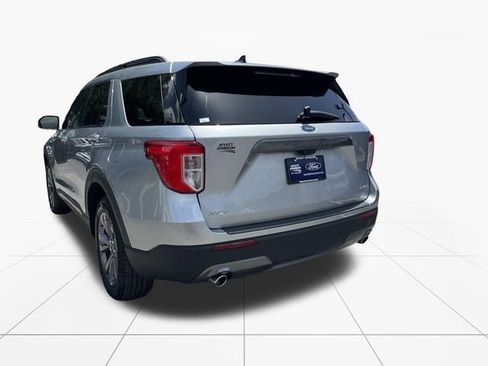 Used 2024 Ford Explorer XLT w/ Equipment Group 202A AWD/4WD image 6