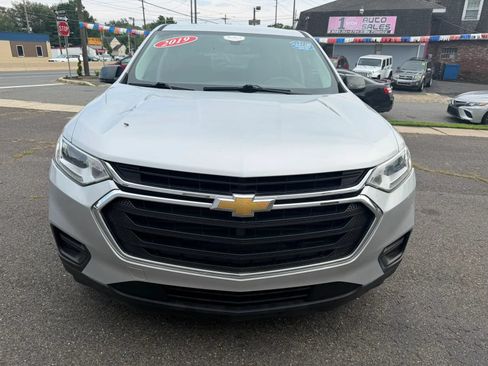 Used 2019 Chevrolet Traverse LS FWD image 3