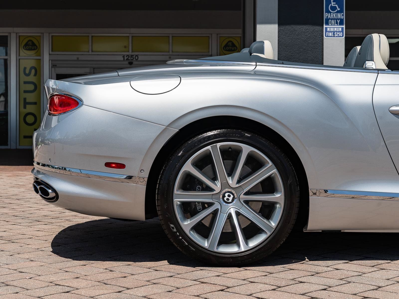 Used 2022 Bentley Continental GT AWD/4WD image 49