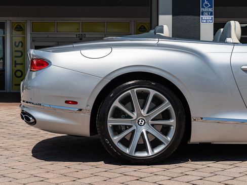 Used 2022 Bentley Continental GT AWD/4WD image 49