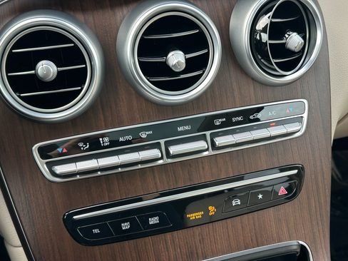 Used 2022 Mercedes-Benz GLC 300 4MATIC image 27