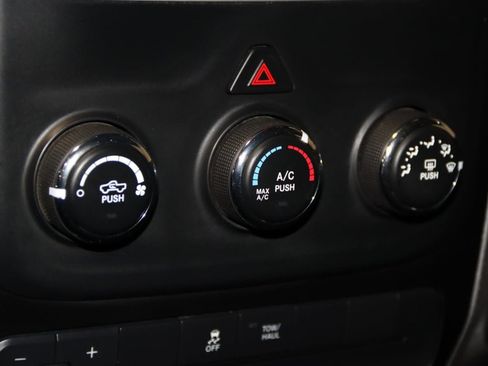 Used 2018 RAM 1500 Express image 42