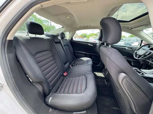 Used 2016 Ford Fusion SE FWD image 10