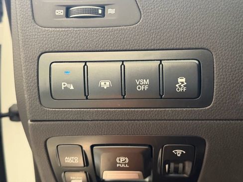 Used 2012 Hyundai Equus Signature RWD image 25