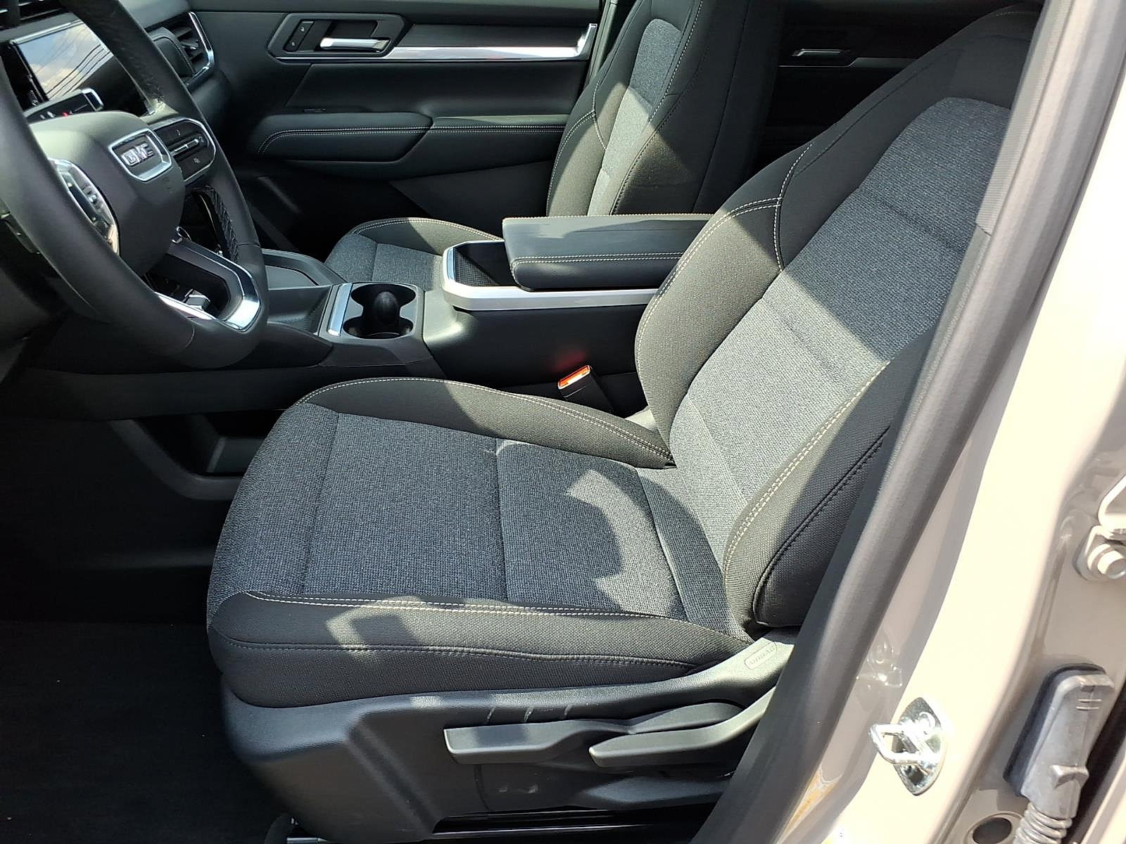New 2027 GMC Terrain Elevation AWD/4WD image 12