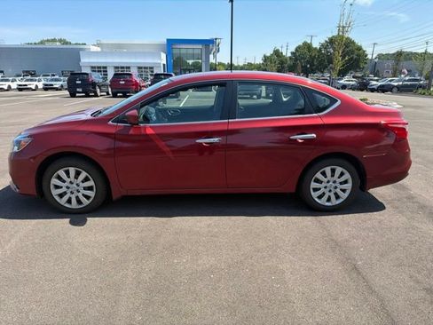 Used 2016 Nissan Sentra SV FWD image 2