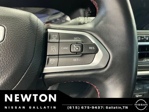 Used 2022 Jeep Compass Trailhawk w/ Trailhawk Convenience Group AWD/4WD image 33
