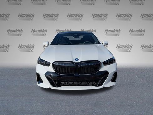 New 2026 BMW 550e xDrive w/ Premium Package image 5